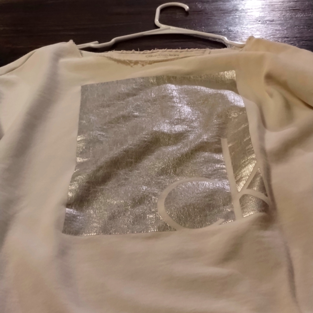 Calving Klein white sweatshirt